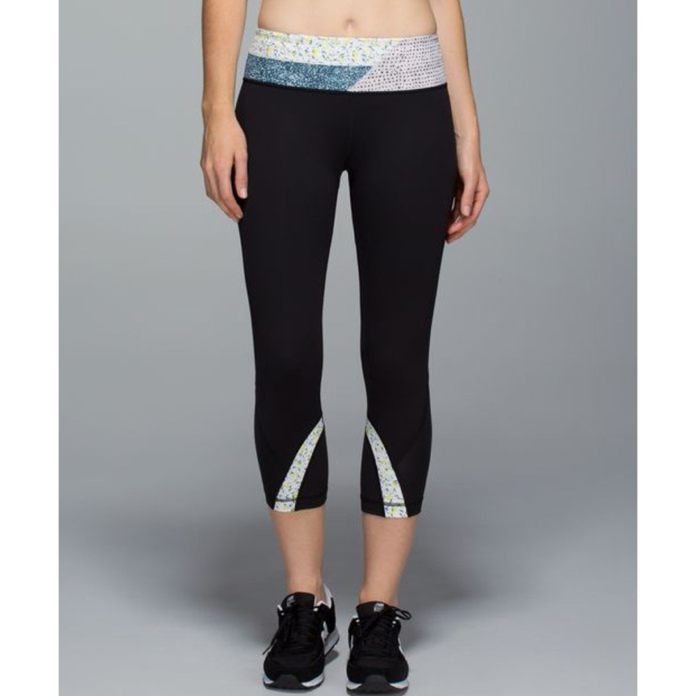Lululemon Run Inspire Crop Leggings Black Neutral Blush Floral Athletic Pants 4